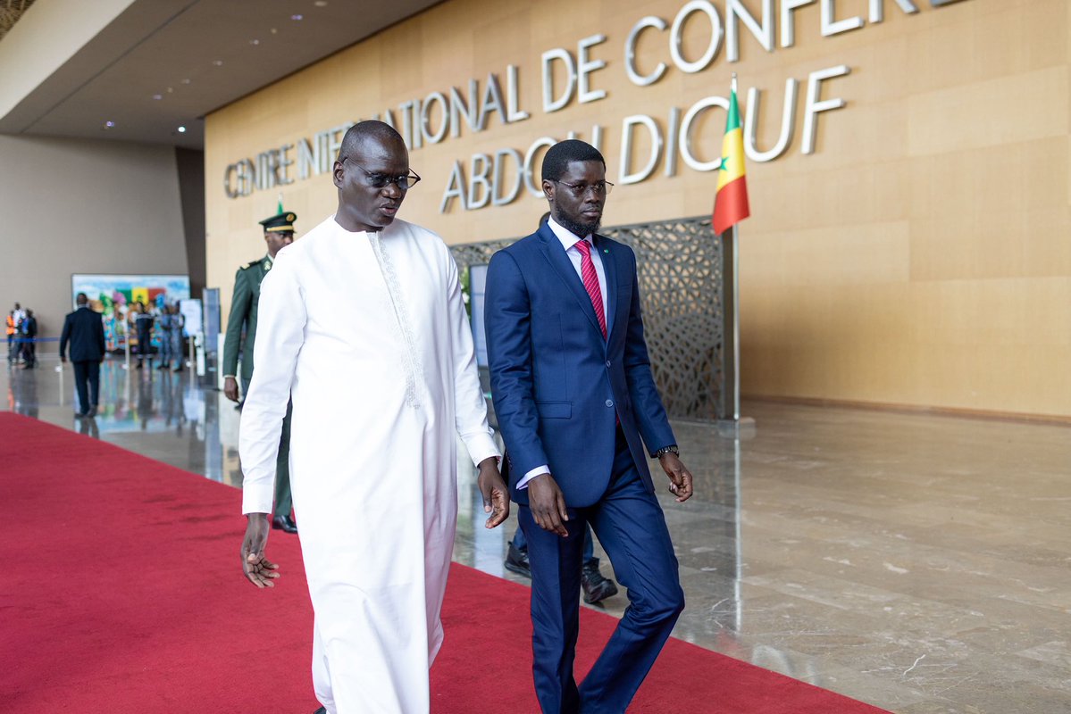 PR_Senegal's tweet image. Son Excellence Monsieur Bassirou Diomaye Faye a présidé ce jeudi 17 juillet 2025 la cérémonie officielle d’ouverture des concertations nationales consacrées à l’Enseignement supérieur, à la Recherche et à l’Innovation. Pour plus d’infos ▶️ bit.ly/44TnSf4