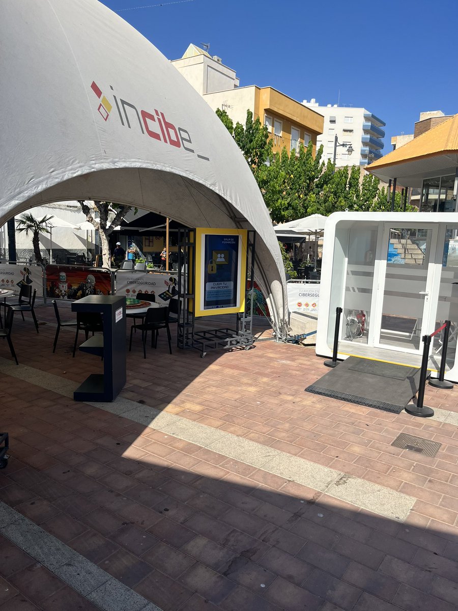 Muy recomendable la Escape Room para niños de la #ExperienciaINCIBE (Instituto Nacional de Ciberseguridad). Hasta el sábado en el Puerto de Mazarrón (junto oficina de turismo)