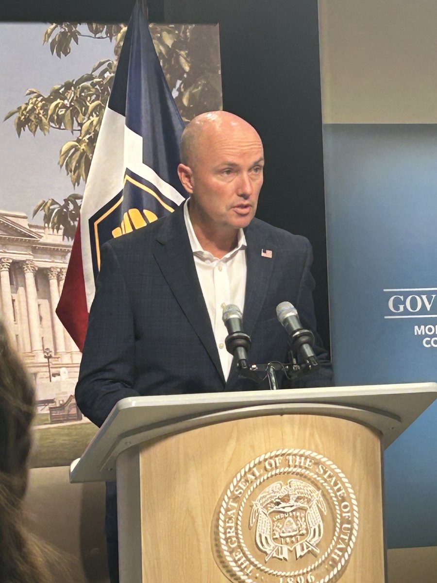 bmullahy2news's tweet image. @GovCox discusses wildfires, including “firenado” from last weekend—says reservoirs are being depleted. “Please, please, please use less water.” @KUTV2News