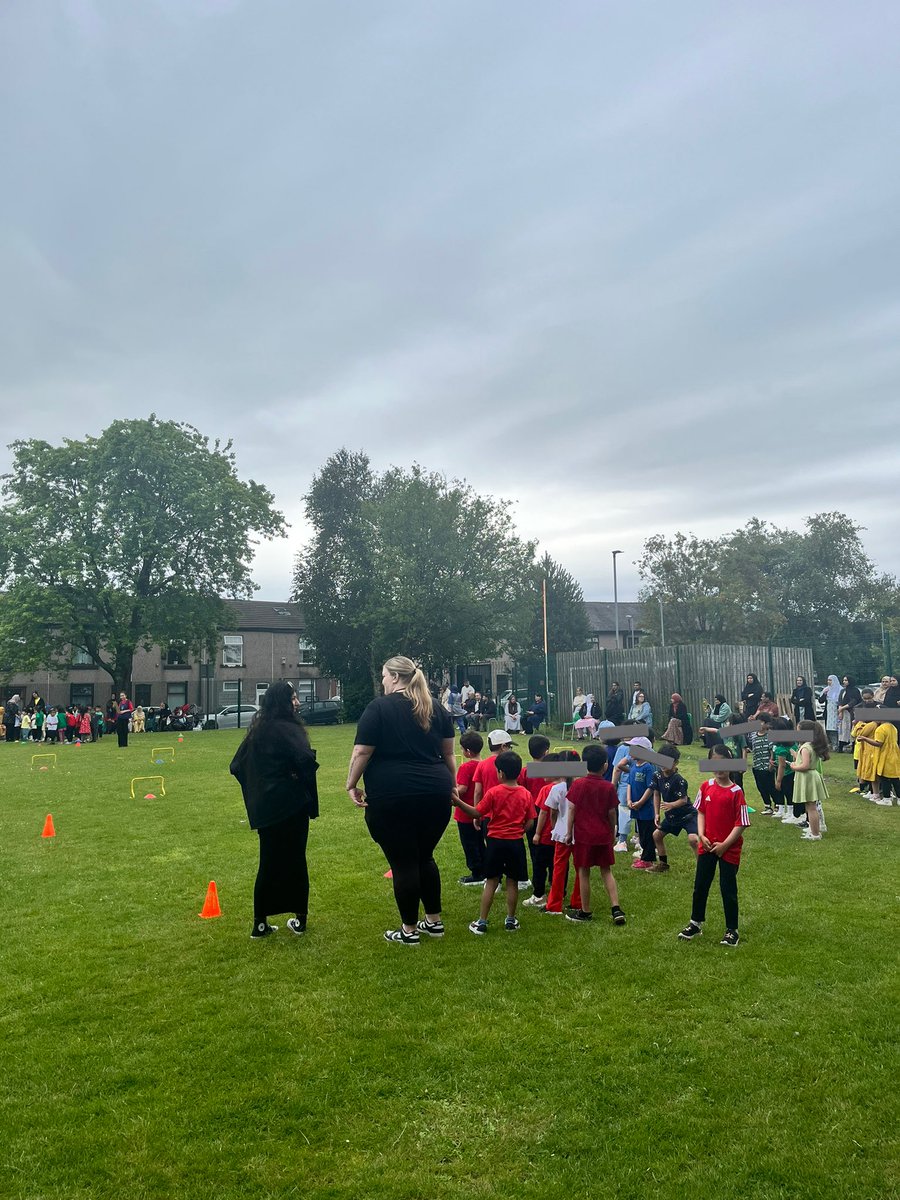 Thank you to all of our parents who attended sports day! Another big thank you to Mr Hawley and our Year 4, 5 and 6 sports leaders for co-ordinating the day!