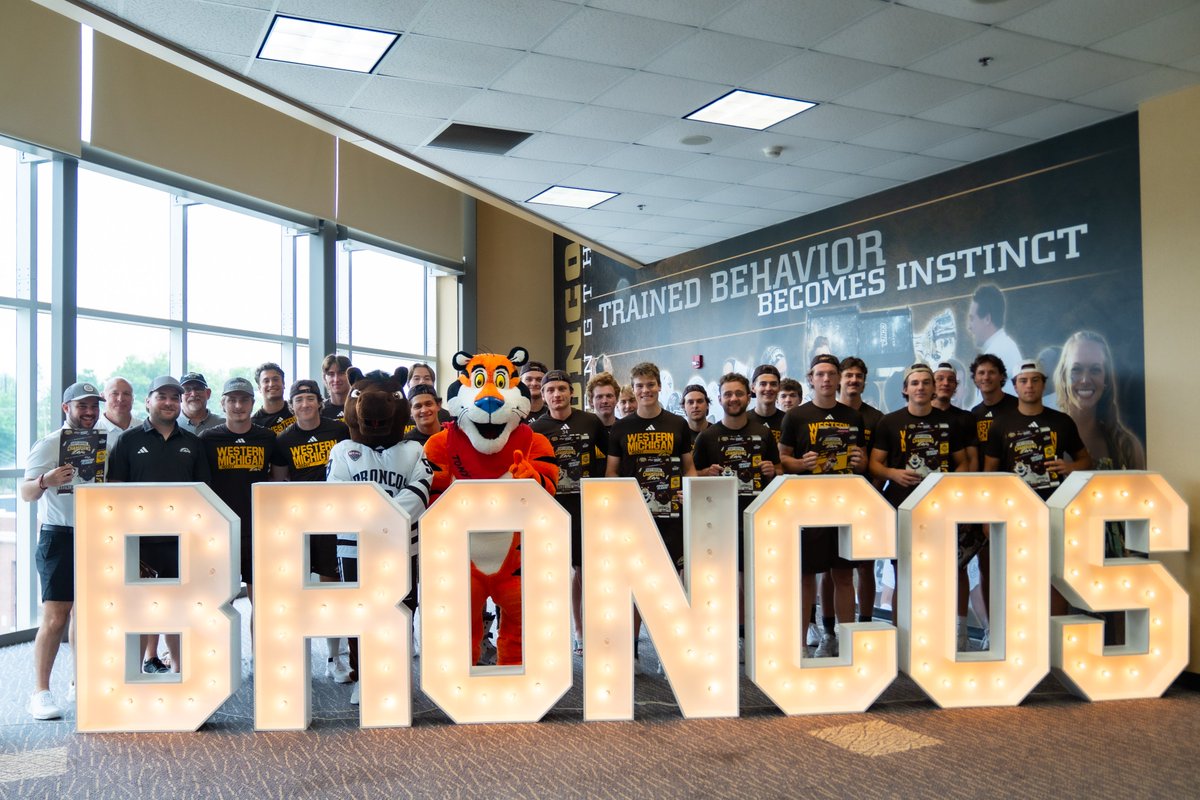 WMUBroncos's tweet image. Started the day right with a Kellogg's breakfast๐๐ฅฃ
#BroncosReign