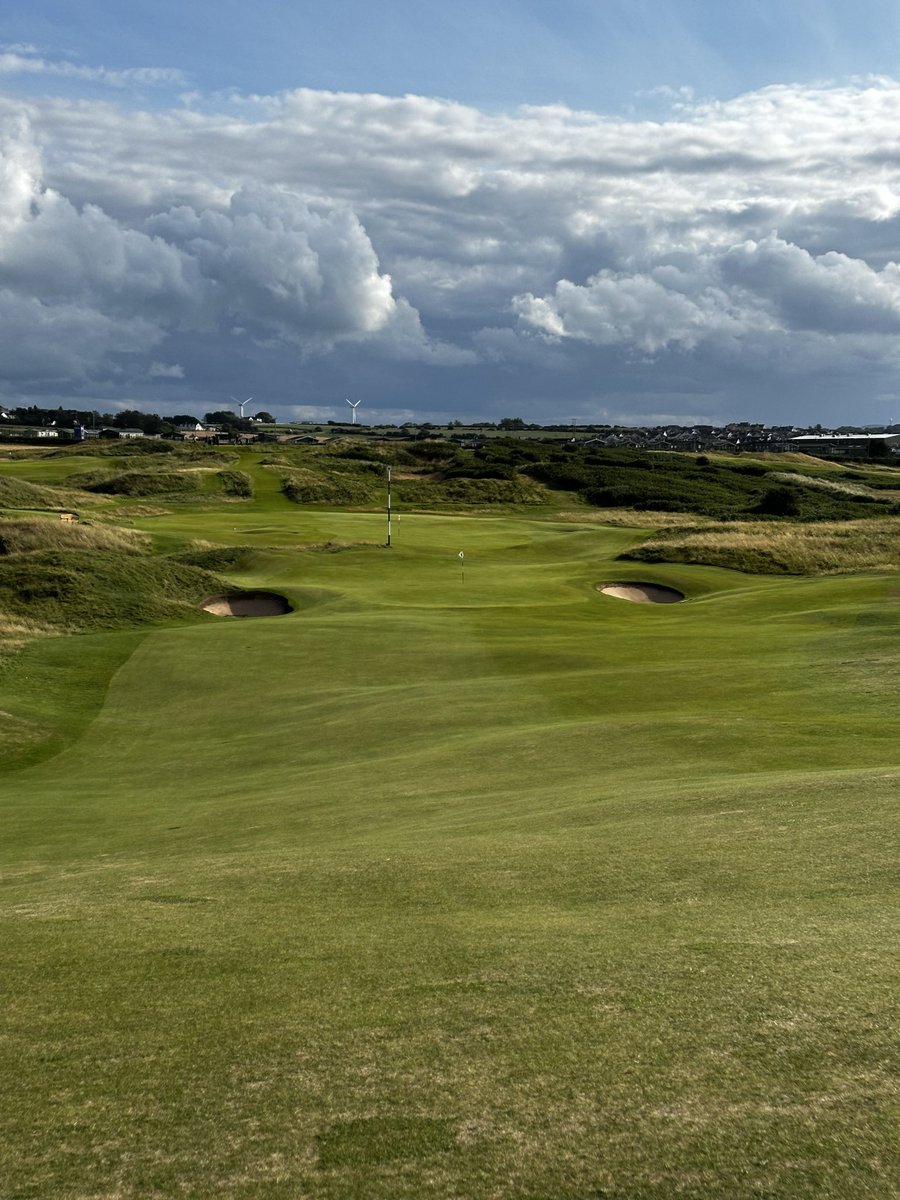 makethatVJsingh's tweet image. Open Week Throwback Thursday: 

A couple of summers ago at Portrush— my favorite links course I&apos;ve played, other than RCD. Perfectly routed through massive dunes out to the ocean and back.

#5 green (1st/2nd pic) is one of the best places to stand on any golf course in the UK.
