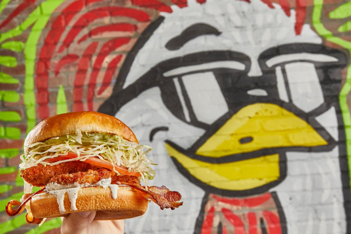 🔥 One bite and you’ll know it’s the real cluckin’ deal. 🔥
Crispy chicken, bacon, ranch, and all the fixings—stacked high and bold, just like our flavor game. 🐔🥓🥬🍅
.
.
.
.
 #ChickenGuy #RealDealChicken #SandwichGoals