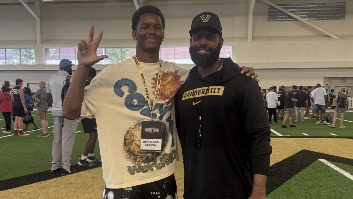 2027 Roanoke (Va.) North Cross WR Demarcus Brown discusses top schools after summer offers, standout visits

Story: 247sports.com/college/virgin…