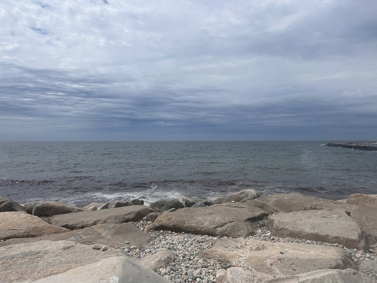 Danbury_WX's tweet image. I’ve escaped to Narragansett for a few days. Had to try to get a glimpse of this strong storm offshore though. 😂
