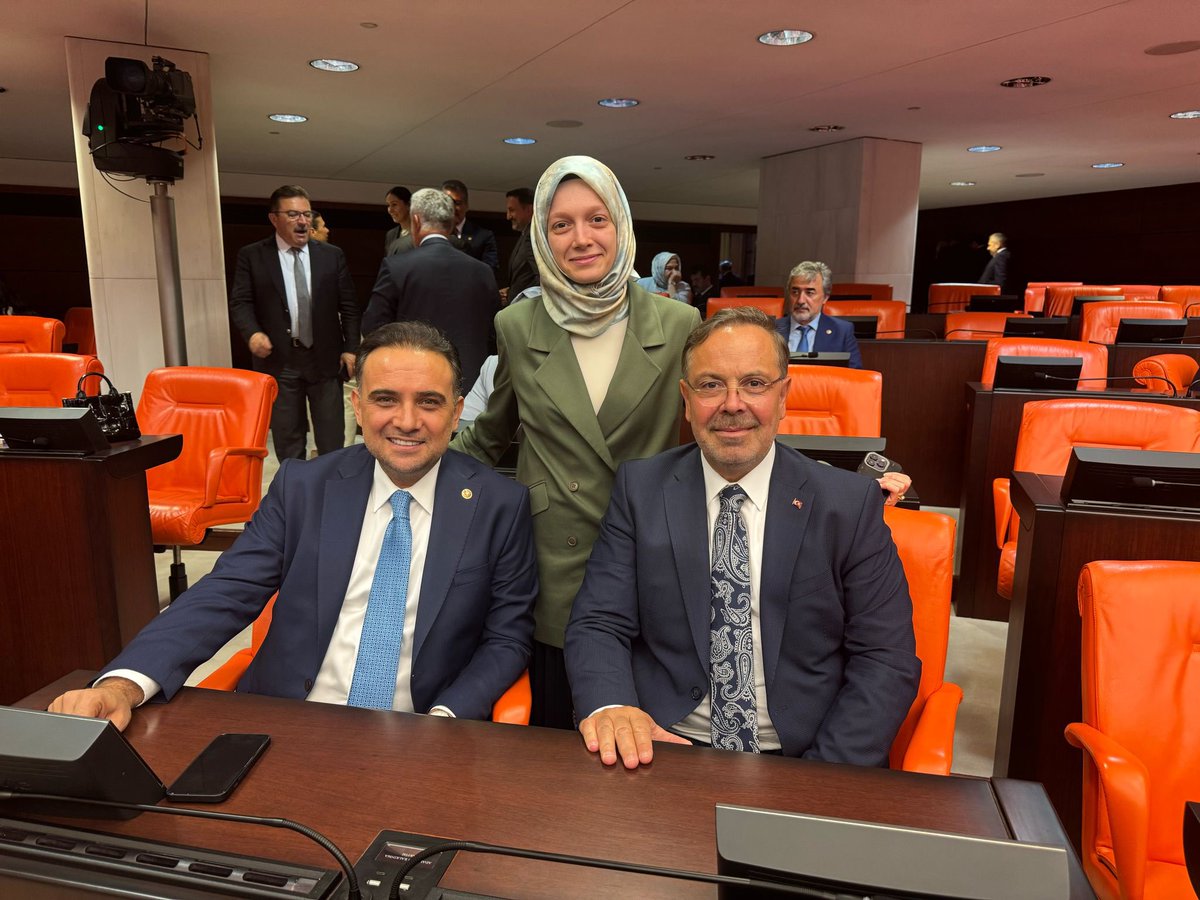HALİS DALKILIÇ🇹🇷 (@halisdalkilic) on Twitter photo 📍TBMM
TBMM Genel Kurulu’nda çalışmalarımıza devam ediyoruz.
<a href="/BaybaturMurat/">Murat BAYBATUR 🇹🇷</a>
<a href="/ZehraNurAydemr/">Zehranur Aydemir</a> 📍TBMM
TBMM Genel Kurulu’nda çalışmalarımıza devam ediyoruz.
<a href="/BaybaturMurat/">Murat BAYBATUR 🇹🇷</a>
<a href="/ZehraNurAydemr/">Zehranur Aydemir</a>