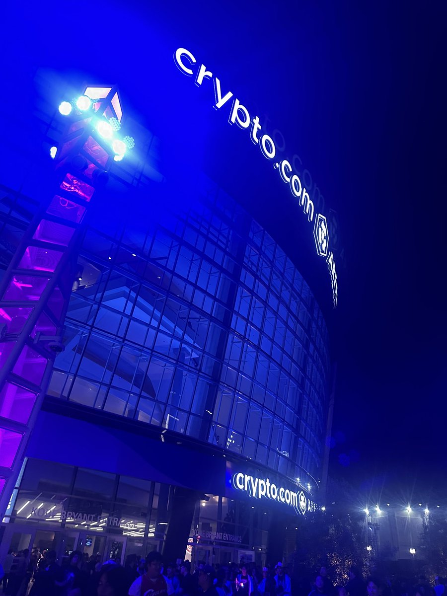 lope58079's tweet photo. I went to the Ado concert in LA and it was peakkk!! My first Ado concertttt!! #Ado #AdoHibana_LosAngeles #AdoHibana #AdoWorldTour2025 #AdoConcert #AdoWorldDomination https://t.co/QM17HldLfi