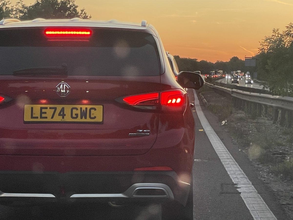 adammorgan100's tweet image. Dropping litter - up there in my top 3 frustrations.  Let&apos;s see if we can find this person so they can pick it up!!!

Reported to @WestBerkshire