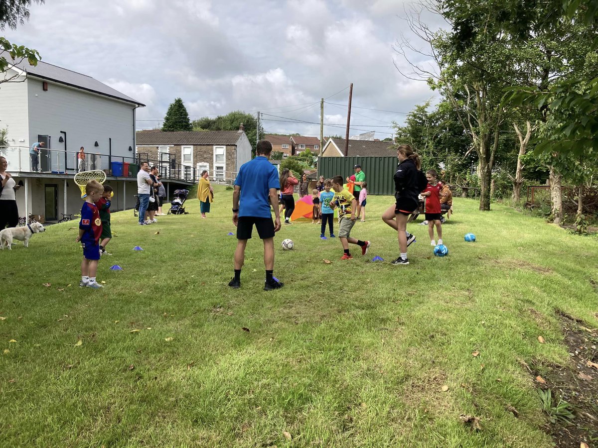 1️⃣ day left to have your say on fitness classes, health-related sessions, children’s activities or something else you'd like to see in your local community across a dozen locations!

Complete the Actif Places Questionnaire form here by Friday July 18 ➡️ orlo.uk/HMKpf