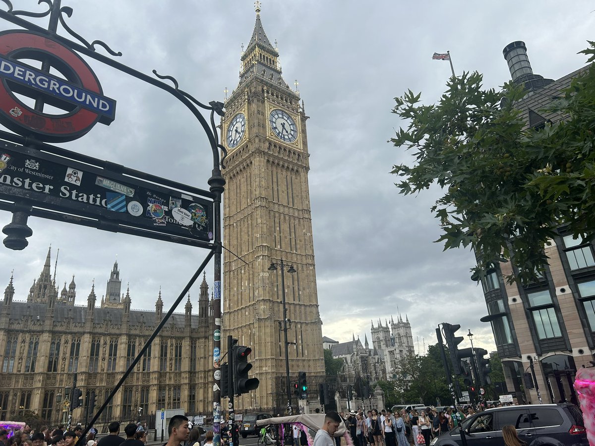 FionaCole15's tweet image. So #Fitravels continues… I was so cocky that I’d conquered the London Underground- nope. Turns out you cant just get on the next train thinking it will automatically take you to your destination. - right platform wrong line four times now. I feel I’m playing bingo with stops 😩