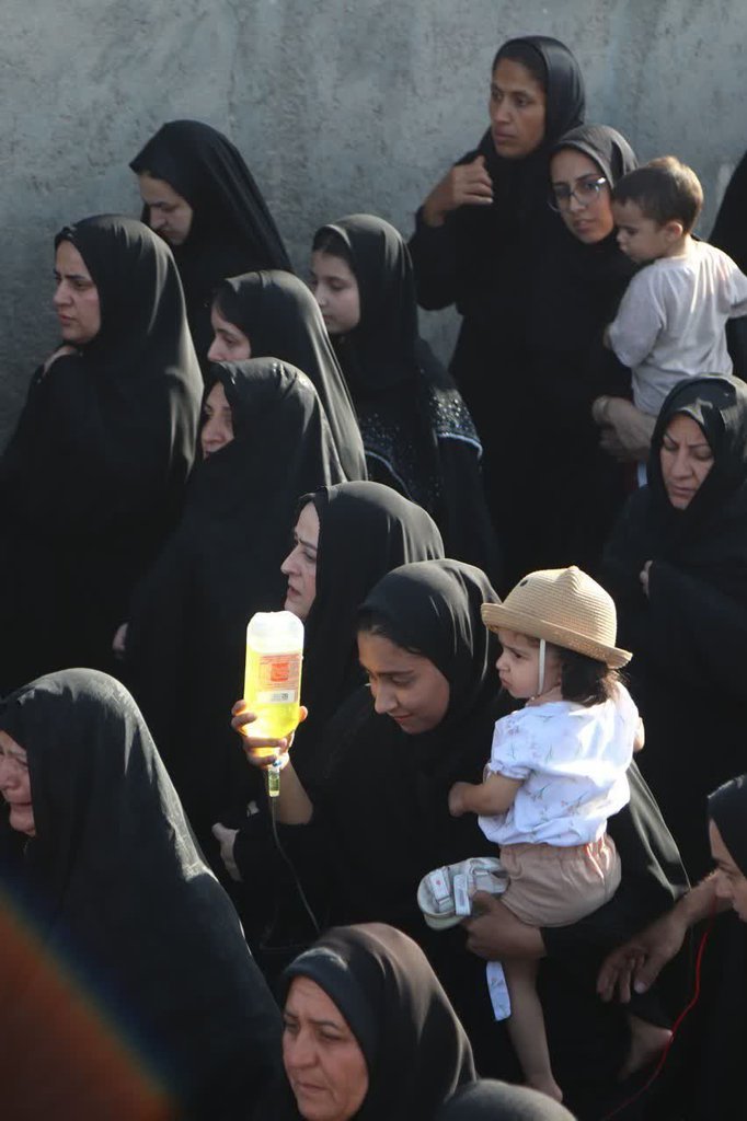 GoleNarges12344's tweet image. پیوند دلی این #ملت_قوی با شهدا یک منبع الهام و انگیزه برای ساختن #ایران_قوی است.
✨حاشیه تشییع شهید محمد خشاپور