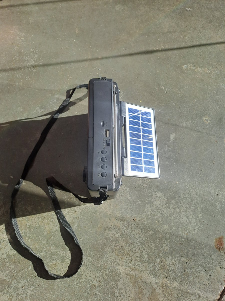 Continua el taller de radio escucha en la BPP . . . 
youtube.com/shorts/6mDdoCu…
calendario de talleres en  bloque79.net