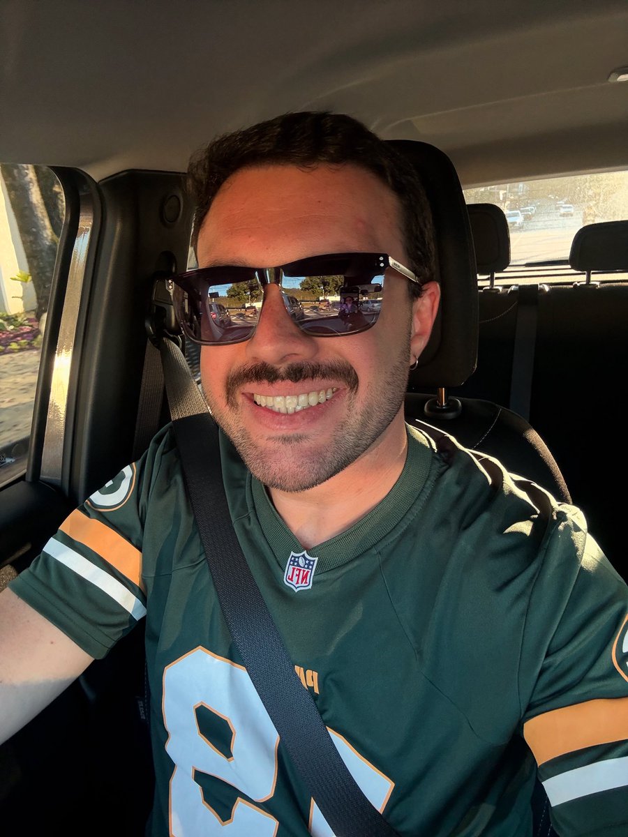 ivanzin90's tweet photo. O bigode de centavos https://t.co/PMXRikCHkG