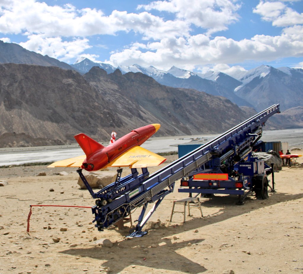 Sandeep Choudhary (@sandeep_mave) on Twitter photo Just in case anyone missed it,
The target drones used in Akash's trials today, is a indigenous target drone manufactured by <a href="/AnadroneASPL/">Anadrone Systems Private Limited</a>
' SHIKRA ' Just in case anyone missed it,
The target drones used in Akash's trials today, is a indigenous target drone manufactured by <a href="/AnadroneASPL/">Anadrone Systems Private Limited</a>
' SHIKRA '