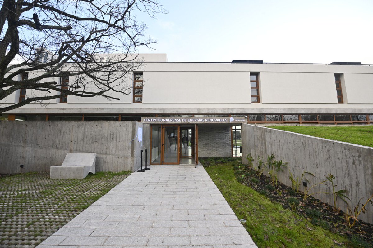 La provincia tiene su Primer Centro de Energías Renovables, uno de los primeros en todo el país. Un proyecto que demuestra que estamos cumpliendo con el mandato que tenemos del pueblo de la provincia, que es el de invertir en ciencia, tecnología y educación.

A pesar de que el