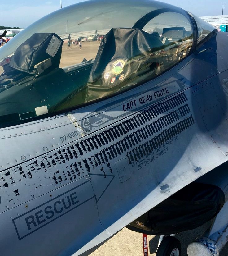 RealAirPower1's tweet image. Warpaint! An F-16C from the 55th FS "Fightin' Fifty Fifth" showing off its work resume. How many bomb decals do you see?