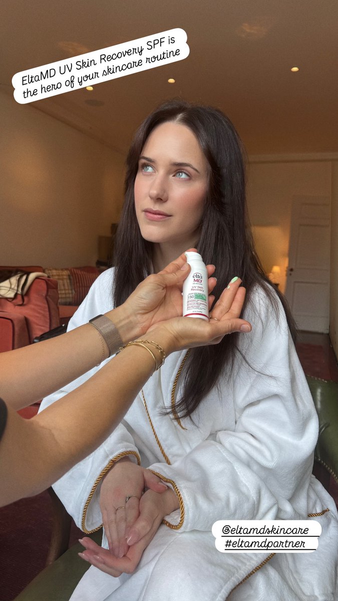 brosnafan's tweet image. Rachel Brosnahan getting ready for The Tonight Show Starring Jimmy Fallon ✨