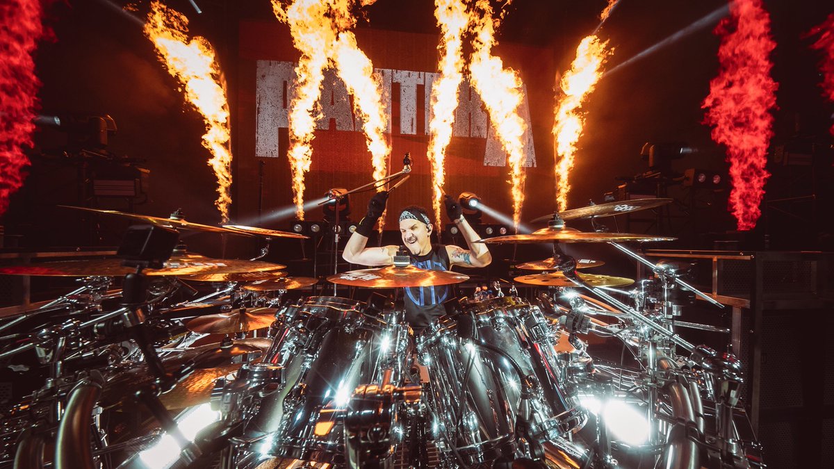 Pantera's tweet image. Pictures from the first show of the Heaviest Tour of the Summer. You didn’t disappoint #Pittsburgh! See you in a few hours, #detroit
📷: @metaldavemedia
The Heaviest Tour of the Summer
Get tickets & VIP: Pantera.com/tour
