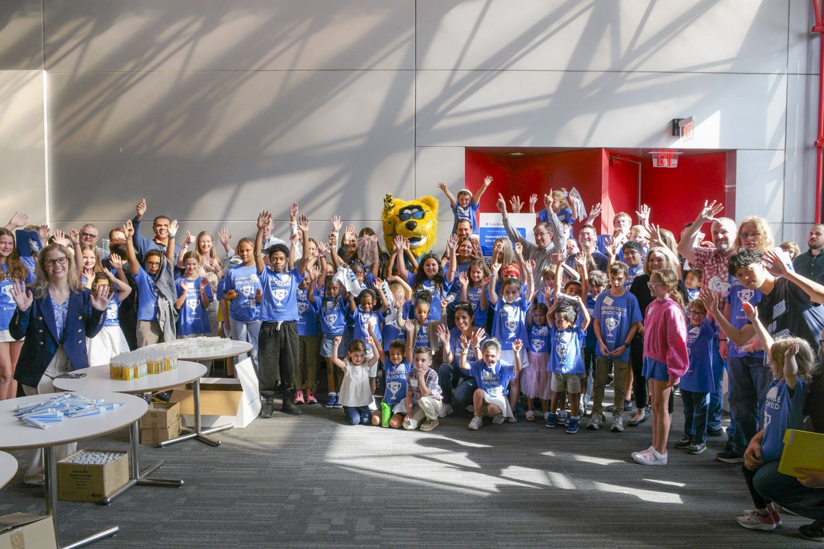 EverBank's tweet image. Did you see a few new faces around the EverBank offices? We celebrated Bring Your Child to Work Day! 🧒💼
The future leaders were excited to share ideas, play fun games and learn about EverBank and the roles our associates play.
#BringYourChildToWorkDay
*Member FDIC