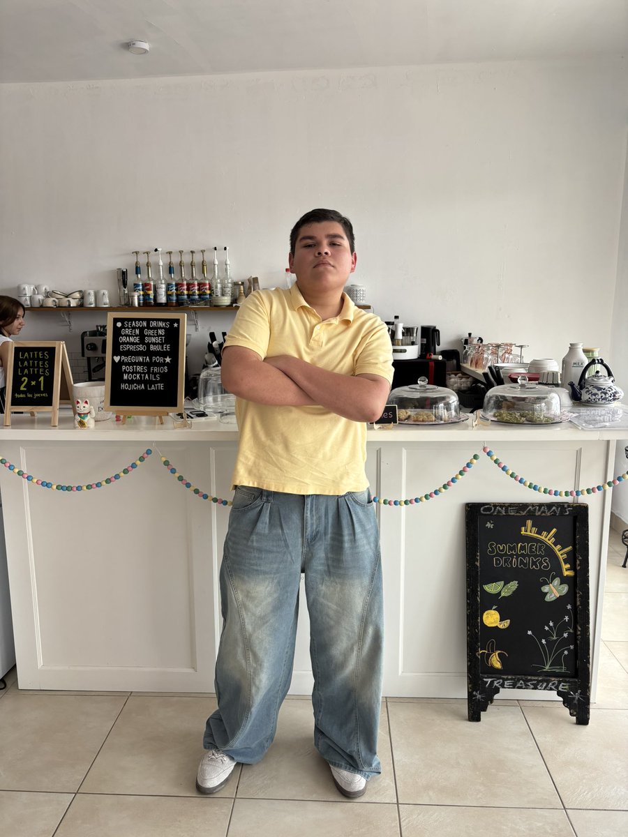 byersalejandro7's tweet photo. espresso like sabrina carpenter ☕️🧋🥝🥭🥝🥭🥝 https://t.co/HOyer9rqwP