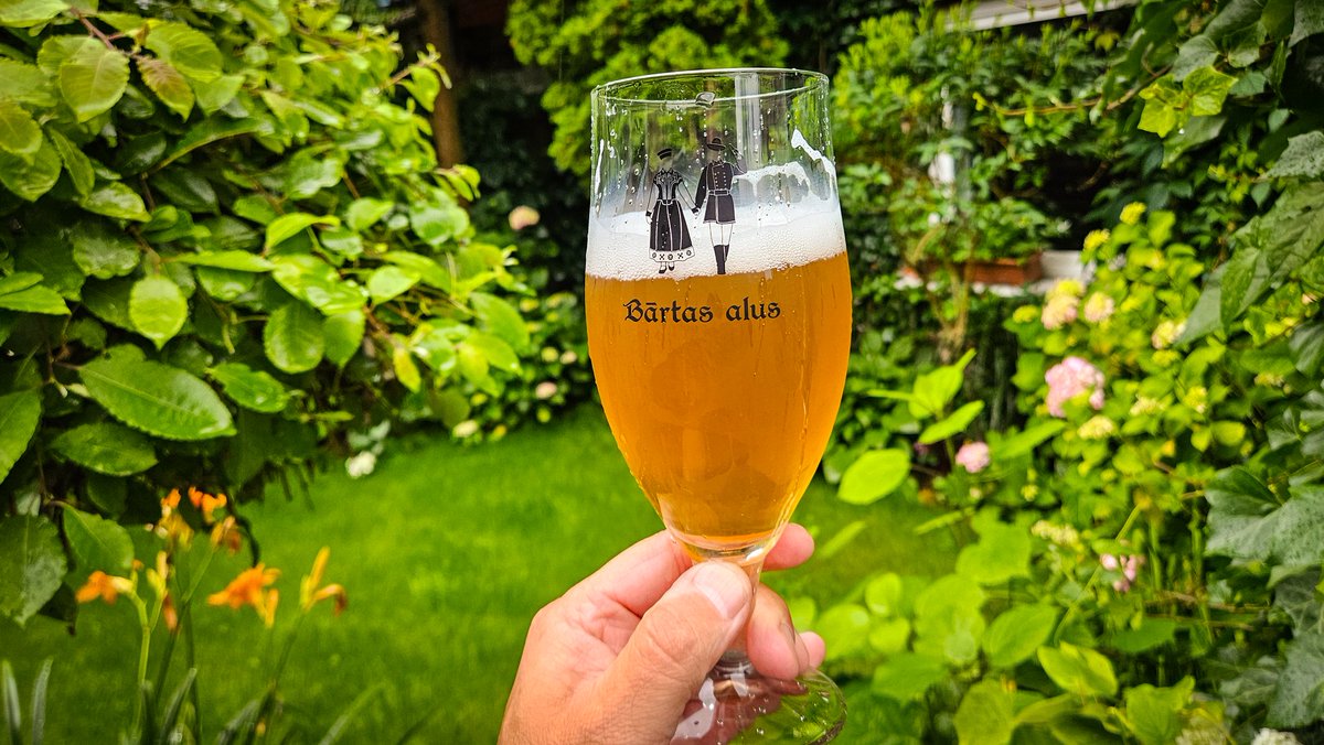 Domāju, daudzi būs dzirdējuši par vareno Bārtas upi un greznajiem Bārtas  tautastērpiem, taču Bārta ir kas vairāk - te mājo lepni un strādīgi kurzemnieki. Bārtā tapusi arī jauna alus darītava ar krodziņu. Būsiet Liepājas pusē, noteikti izmetat līkumu cauri Grobiņai līdz Bārtai!