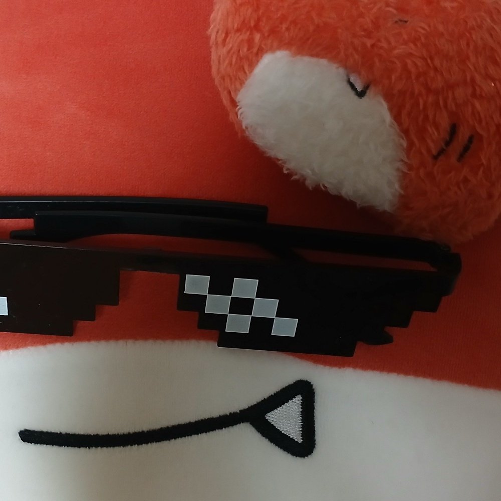 #NewProfilePic 
쩝..아니 트친한테 좋아요 안 눌렀지만 사기당했고요? 생존신고를..이런걸로 한..일단 유행?인지 모르겠는 유행 강제 탑승해갑니다~