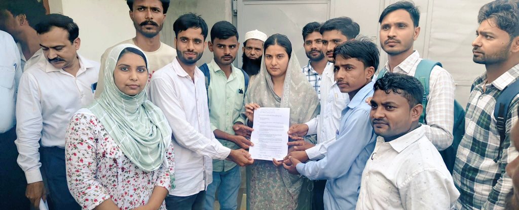 आज कैराना आवास पर आए सभी सम्मानित क्षेत्रवासियों की समस्याओं को सुनकर निस्तारण कराया।

#IqraHasan