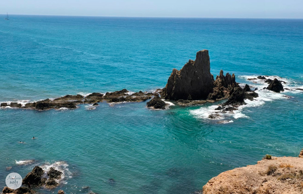 Ruta por las playas del Cabo de Gata en 3 días 🏖️🤿🐟andaluciamola.com/ruta-por-las-m… #turismo #cabodegata #parquenatural #playas #snorkel