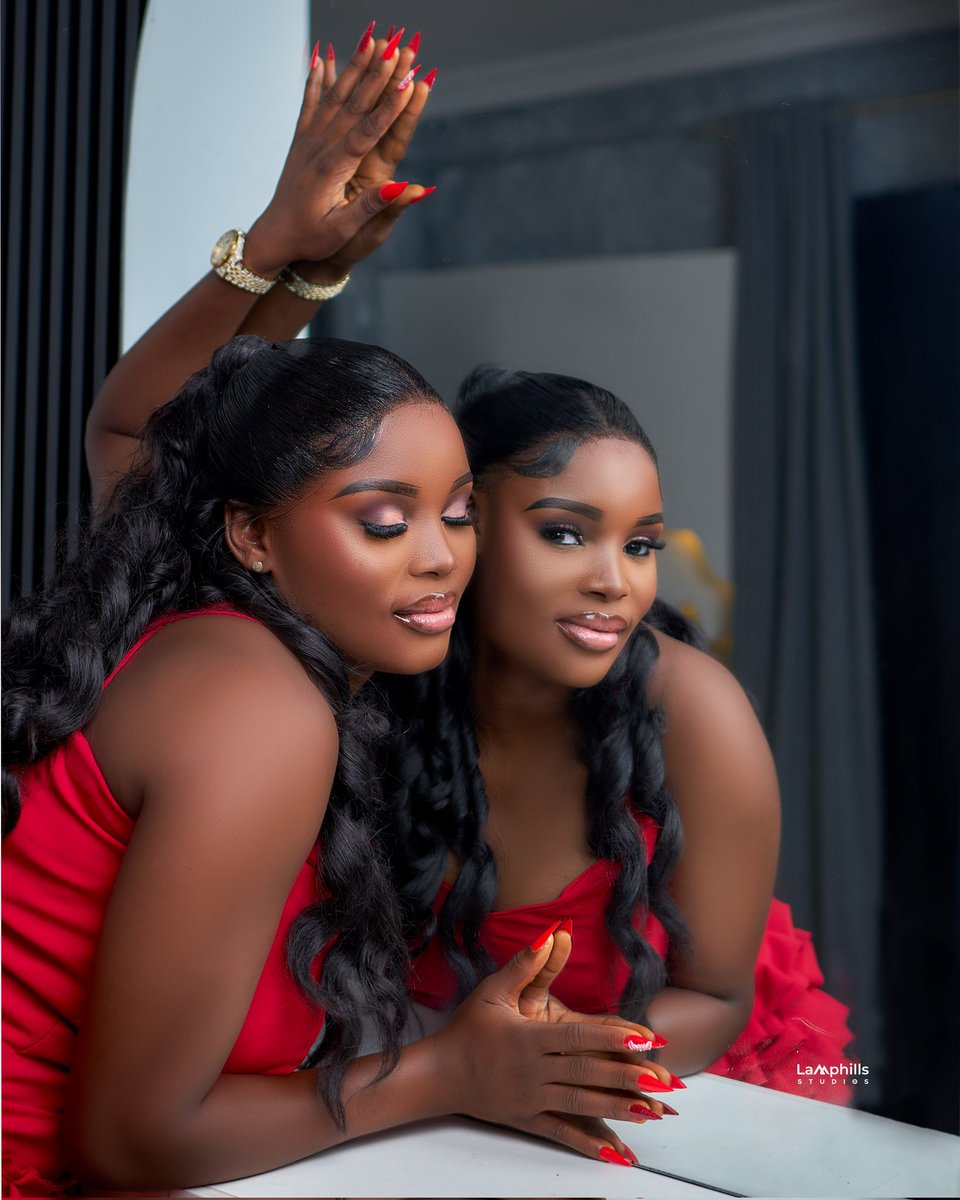 lamphillsstudio's tweet image. You know Lamphills Studio has got you. #mirrorreflection Let&apos;s recreate this with you 😁