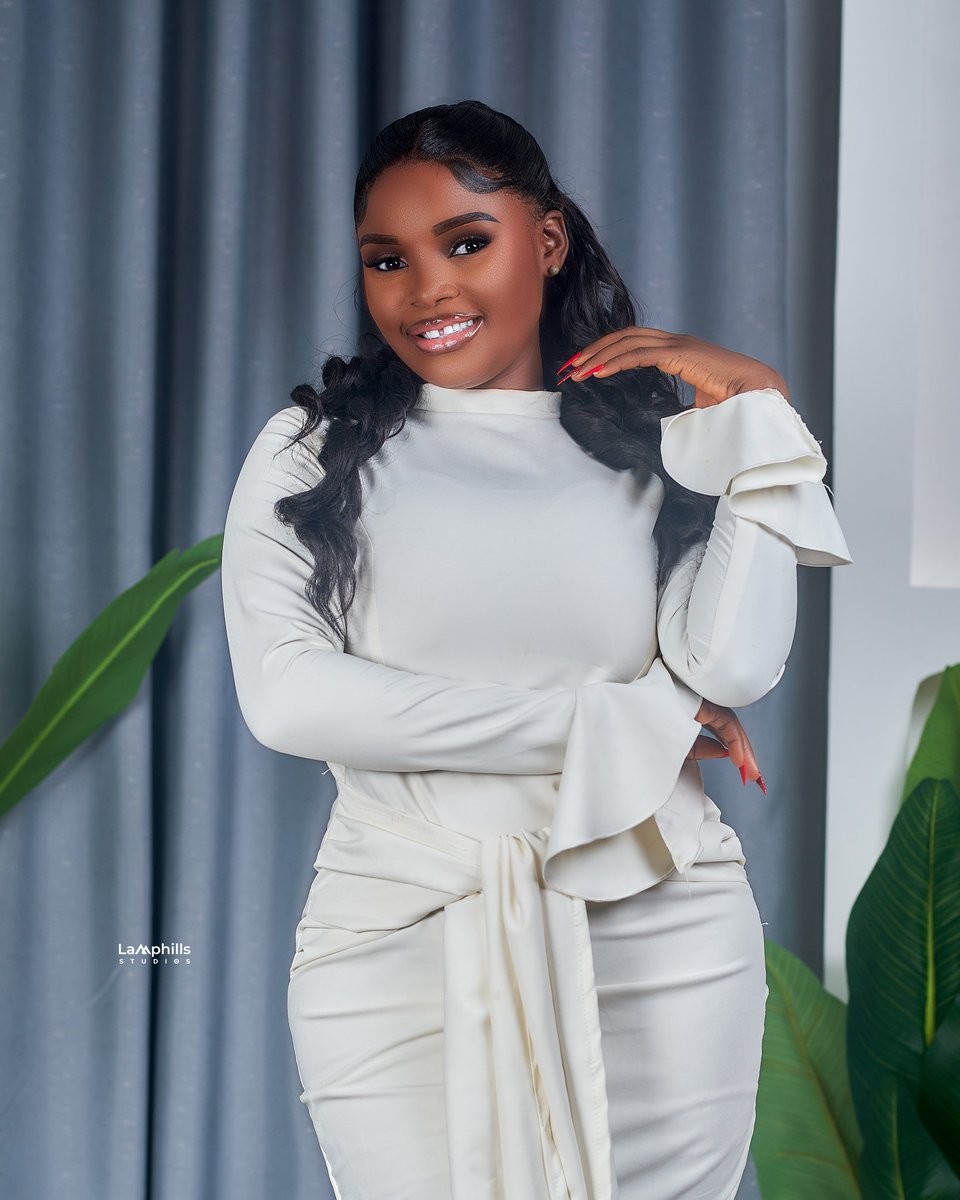 lamphillsstudio's tweet image. You know Lamphills Studio has got you. #mirrorreflection Let&apos;s recreate this with you 😁