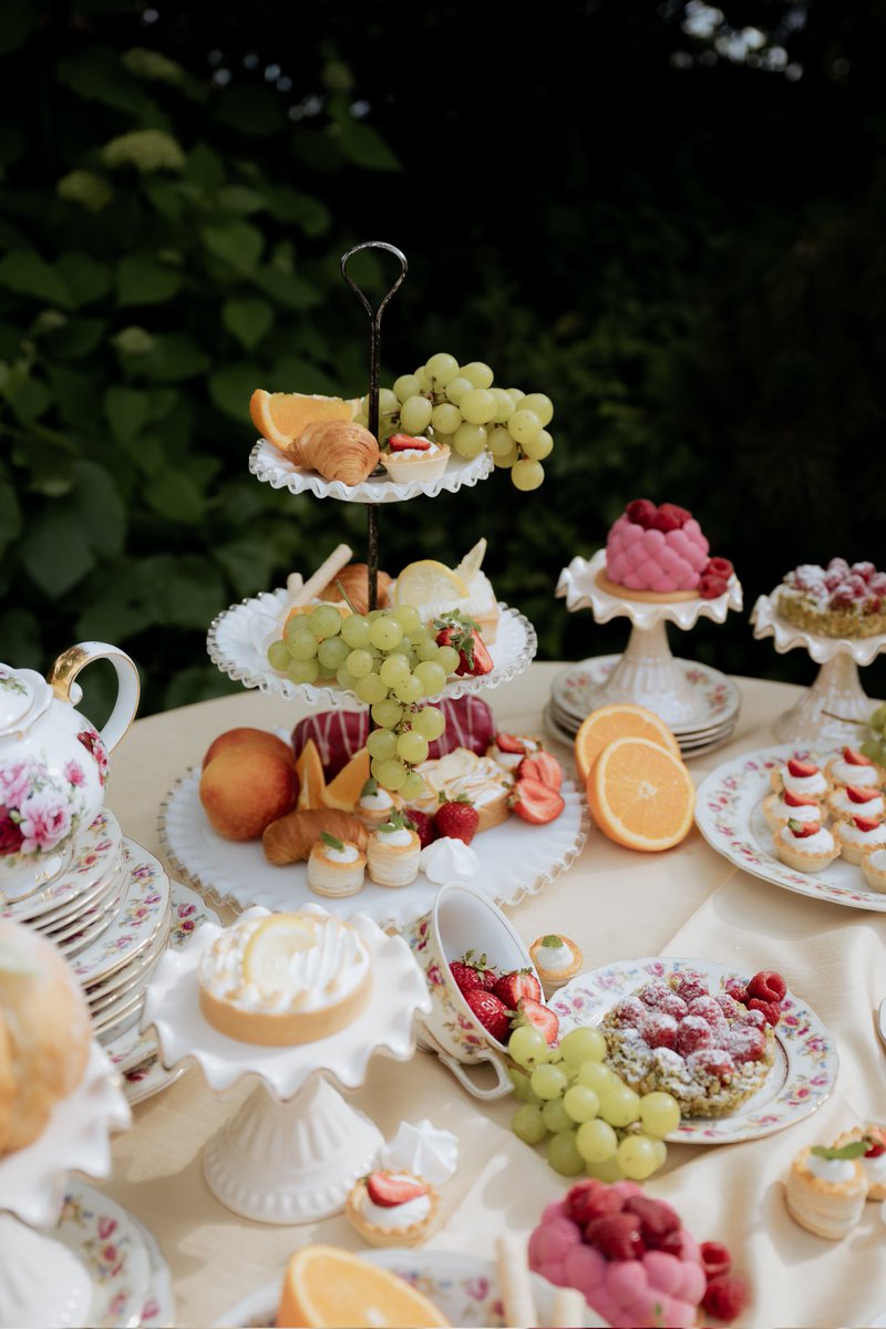 AllOutEvent's tweet image. Us? Obsessing over the details?? Always!😍✨️ Especially when they're as stunning as these🧡
.
(Tags from Insta)
Photographer: beccaphoto
Host: jennypearlphotography
Dress: reneeatelierbridal 
Model Couple: utah.couplemodel
Venue: thenorthamptonhouse 
Draping and lighting:…