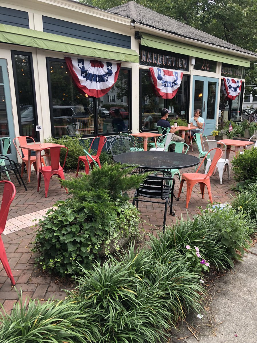 coloneljen's tweet image. Racing Peeps: photo of cute place to eat in Blackrock/ Bridgeport Ct. Harborview Cafe. My son in law took me for breakfast. Great to have family nearby.