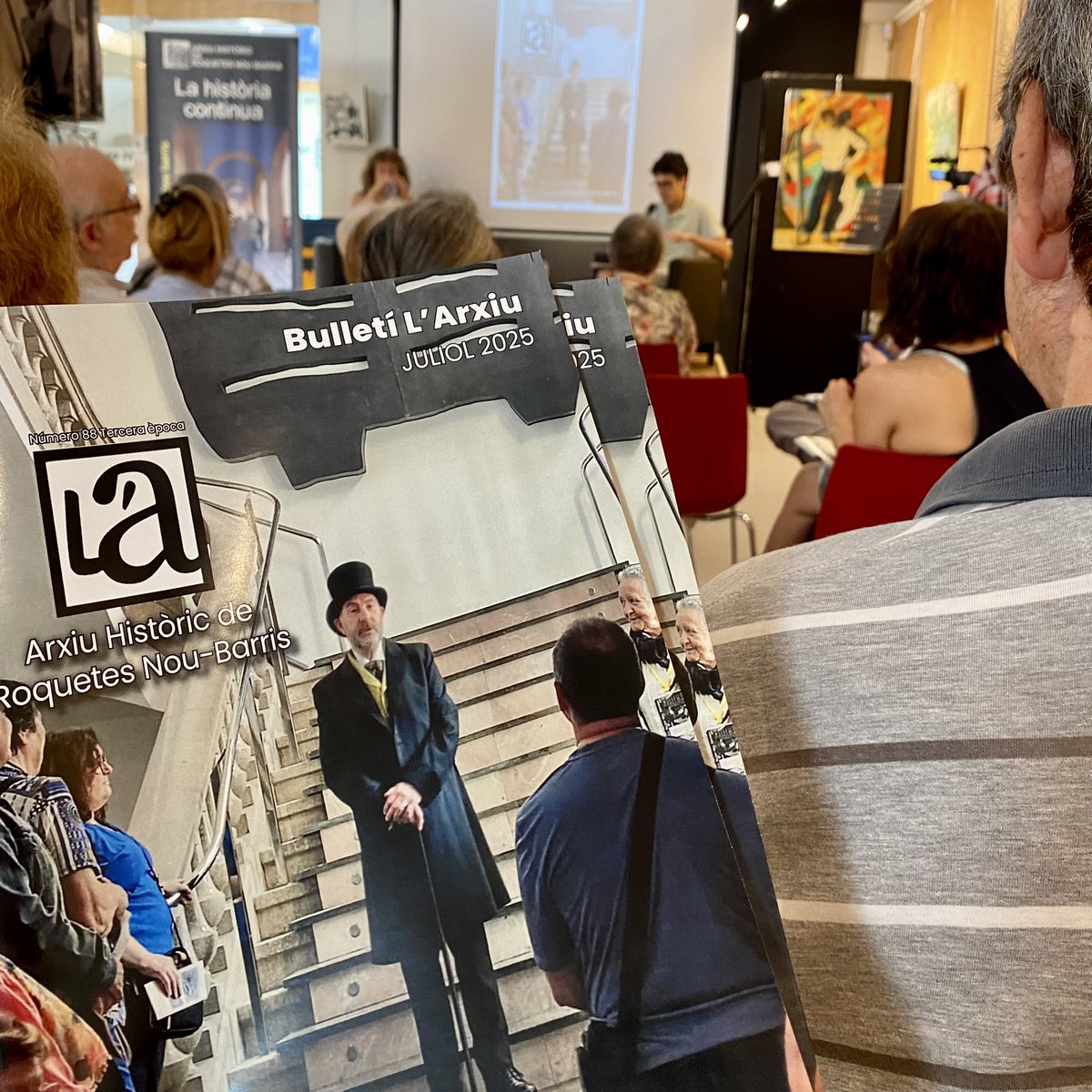 Miquel Román Pérez 🎗 (@miquelroman) on Twitter photo ARA: a la presentació del Butlletí de juliol del Butlletí de l’<a href="/ArxiuHistoric9B/">Arxiu Històric 9B</a> !!!
💪 Una gran revista d’una gran entitat de #NouBarris #9Barris. Un orgull formar-ne part. ARA: a la presentació del Butlletí de juliol del Butlletí de l’<a href="/ArxiuHistoric9B/">Arxiu Històric 9B</a> !!!
💪 Una gran revista d’una gran entitat de #NouBarris #9Barris. Un orgull formar-ne part.