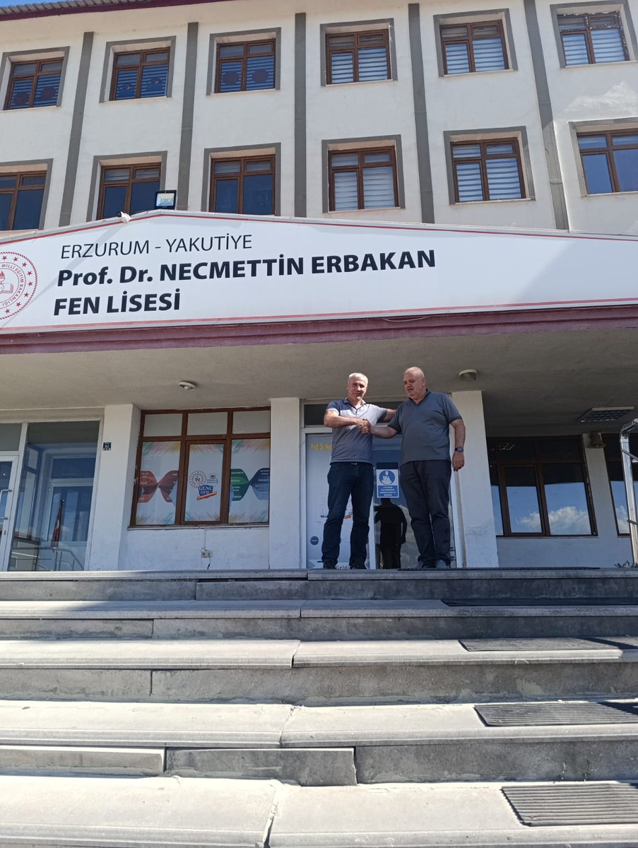 Okulumuzun kuruluşundan beri okulumuza önemli hizmetleri olan, Müdür Yardımcımız Serkan Aktürk'e veda ettik. Hocamıza hizmetleri için çok teşekkür eder, bundan sonraki hayatında sağlık, mutluluk ve esenlikler dileriz.