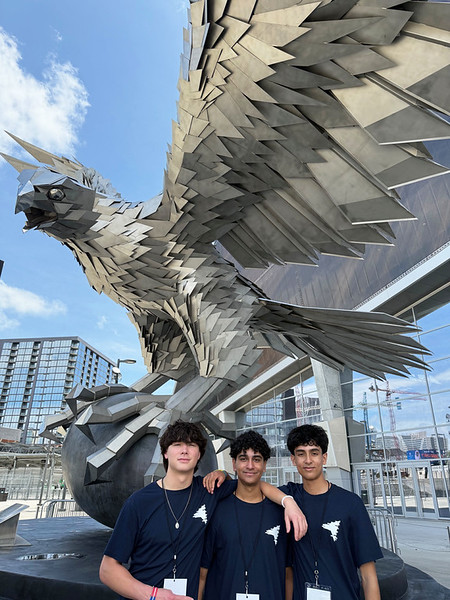 LPSorg's tweet image. Three @easths students became top traders this summer at a national stock market contest! 📈 Ronav, Anish and George placed 8th out of 45 teams at the @JA_USA Stock Market Challenge in Atlanta. #LPSProud
Read more about their blue-chip feat in this story: lps.org/post/detail.cf…