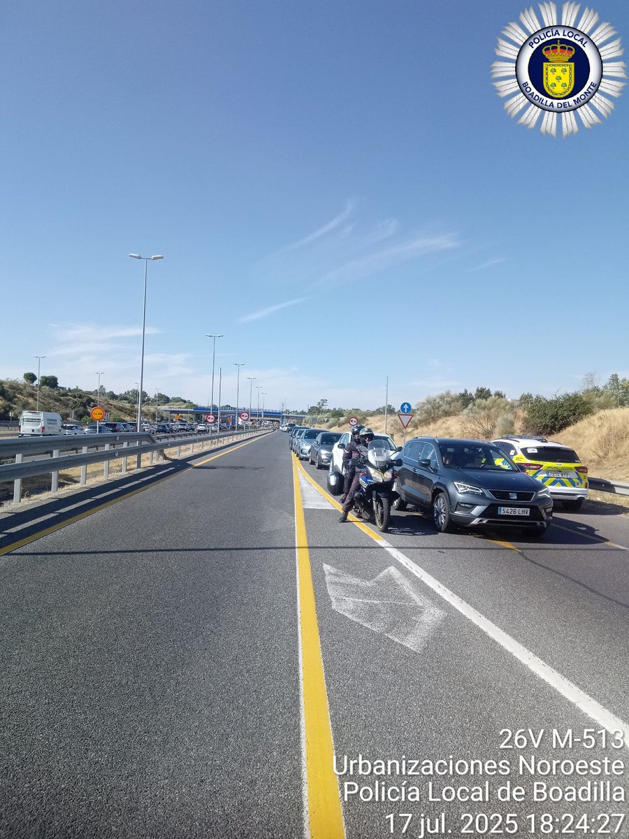 Policia de Boadilla (@policiaboadilla) on Twitter photo ⚠️ Información de interés:
Debido a un accidente, se ha cortado el túnel de la #M50 a su paso por #Boadilla en sentido #Majadahonda. (A6)
<a href="/guardiacivil/">Guardia Civil</a> y los #Agentes de servicio han redirigido el tráfico por el otro túnel en sentido contrario. ⚠️ Información de interés:
Debido a un accidente, se ha cortado el túnel de la #M50 a su paso por #Boadilla en sentido #Majadahonda. (A6)
<a href="/guardiacivil/">Guardia Civil</a> y los #Agentes de servicio han redirigido el tráfico por el otro túnel en sentido contrario.