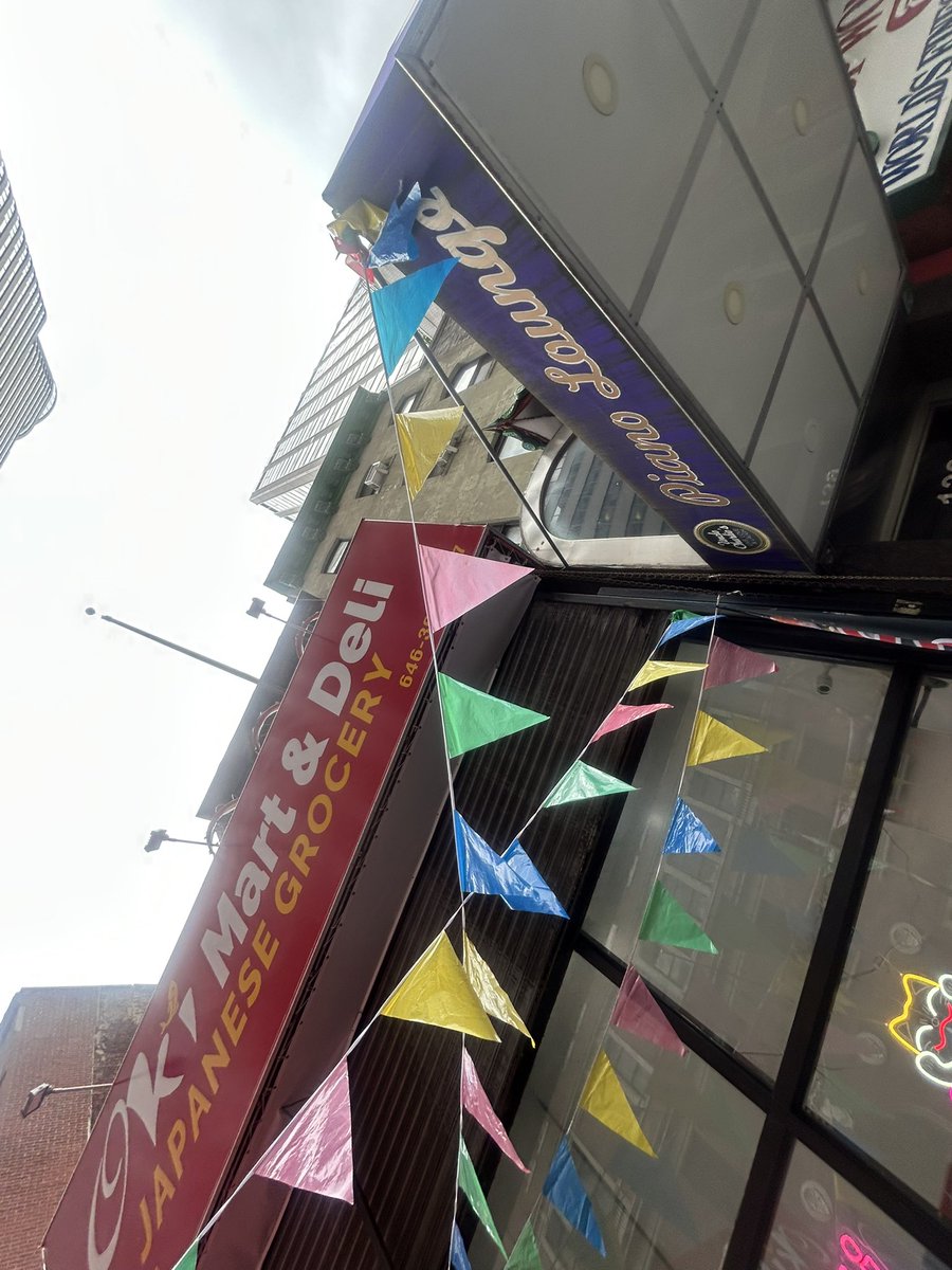 whtd u just put into a bottel? tweet media