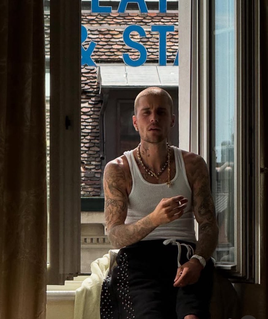 buzztinx2much's tweet image. SEÑORES JUSTIN EN PLENO 2025 A 6 DÍAS DE SU NUEVO ÁLBUM DEBUTANDO COMO MEJOR ÁLBUM DEL MALDITO AÑO. @justinbieber