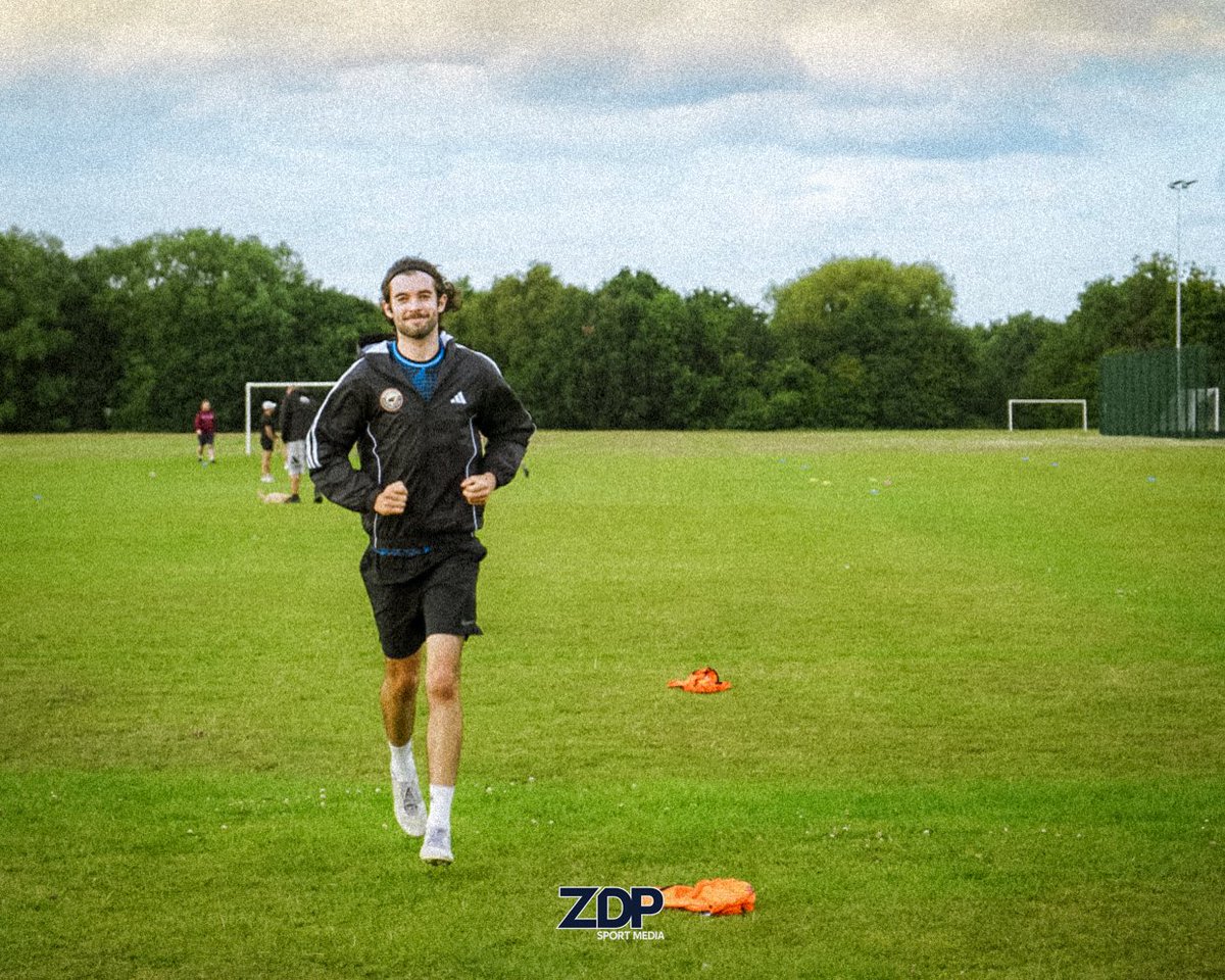 𝑻𝒉𝒆 𝑭𝒓𝒐𝒈𝒔 hard at work in preparation for Sunday’s tournament. 🏆🐸 

#UpTheFrogs | #UpTheJonny