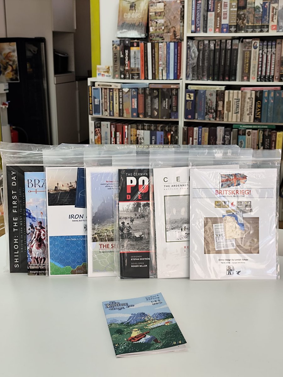 SnafuStore's tweet image. Arriben reposicions a Can Snafu, lluny dels dictats de la moda i la novetat...
Tot pixelat és intencionat.
#Wargames #Roleplaying #StarTrek #Shiloh