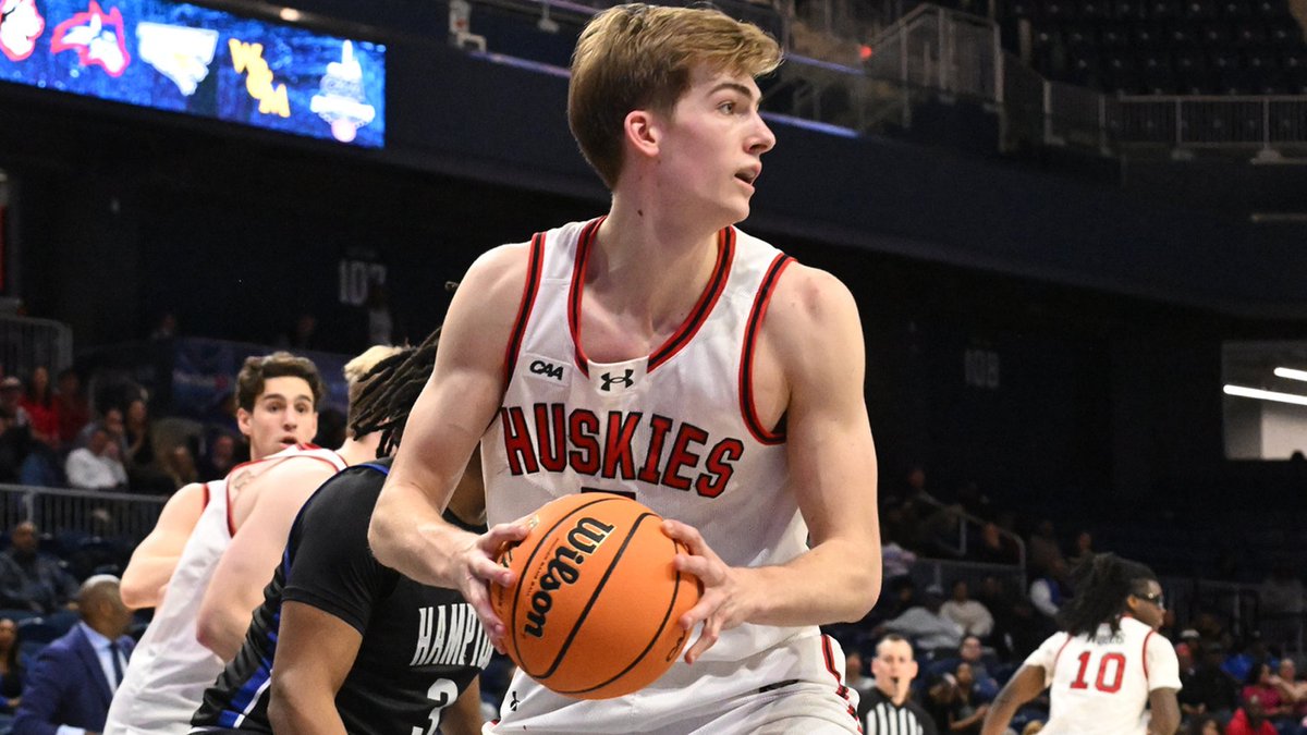 GoNUmbasketball's tweet image. Congrats to the four Huskies who earned NABC Honors Court accolades for finishing 2024-25 with a 3.2+ GPA!
🎓 Youri Fritz
🎓 Alexander Nwagha
🎓 LA Pratt
🎓 Sam Thomson
🔗 tinyurl.com/ywua9nez