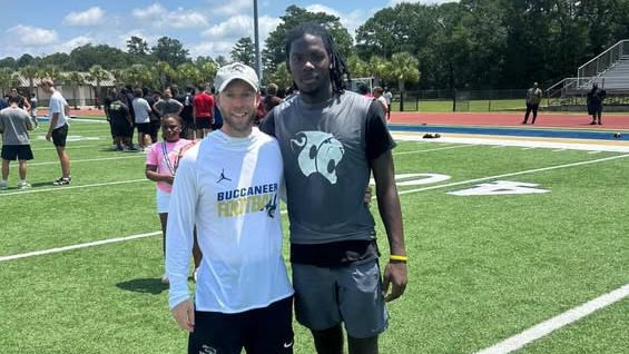Six Star Football | PLUS+ (@sixstarfootball) on Twitter photo CHARLESTON SOUTHERN PROSPECT CAMP COVERAGE | A look at some of the top Offensive talents that shined
🔥A look at top talents that turned heads at Charleston Southern
📖Scouting Reports + Standouts
STORY: ▶️sixstarfootball.com/article/charle…
<a href="/Allen11Dre/">Keandre Allen</a> <a href="/Jaxsonjanderson/">Jaxson Anderson</a> <a href="/BanksBouton/">Banks Bouton</a> CHARLESTON SOUTHERN PROSPECT CAMP COVERAGE | A look at some of the top Offensive talents that shined
🔥A look at top talents that turned heads at Charleston Southern
📖Scouting Reports + Standouts
STORY: ▶️sixstarfootball.com/article/charle…
<a href="/Allen11Dre/">Keandre Allen</a> <a href="/Jaxsonjanderson/">Jaxson Anderson</a> <a href="/BanksBouton/">Banks Bouton</a>