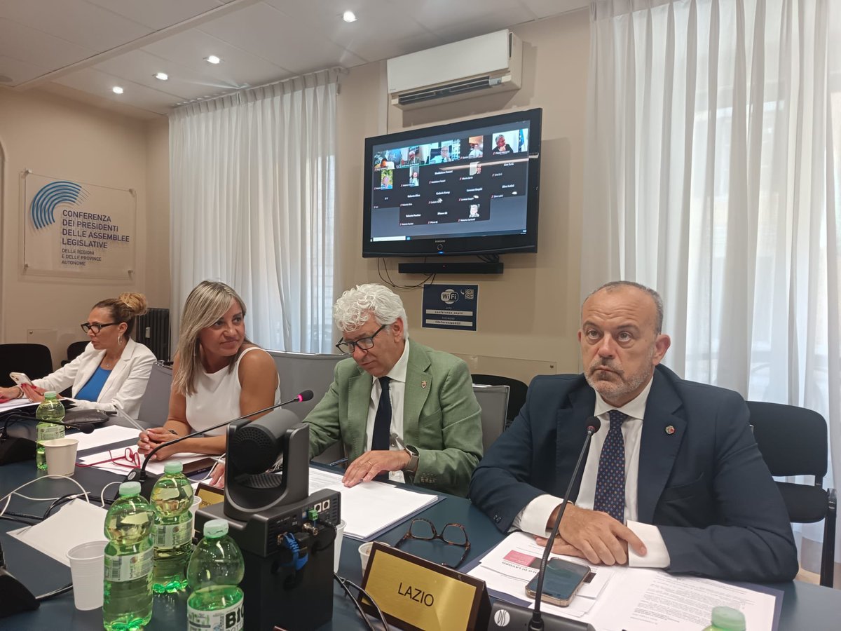 Antonello Aurigemma 🇮🇹 (@antoaurigemma) on Twitter photo Oggi, l’Assemblea plenaria della <a href="/Consigli_Reg/">Conferenza Assemblee Legislative delle Regioni</a> ha votato all'unanimità un documento di forte critica al nuovo Quadro Finanziario Pluriennale (QFP) dell’Unione Europea, presentato ieri dalla presidente della Commissione europea, Ursula Von Der Leyen.
Il nuovo Quadro Finanziario Oggi, l’Assemblea plenaria della <a href="/Consigli_Reg/">Conferenza Assemblee Legislative delle Regioni</a> ha votato all'unanimità un documento di forte critica al nuovo Quadro Finanziario Pluriennale (QFP) dell’Unione Europea, presentato ieri dalla presidente della Commissione europea, Ursula Von Der Leyen.
Il nuovo Quadro Finanziario
