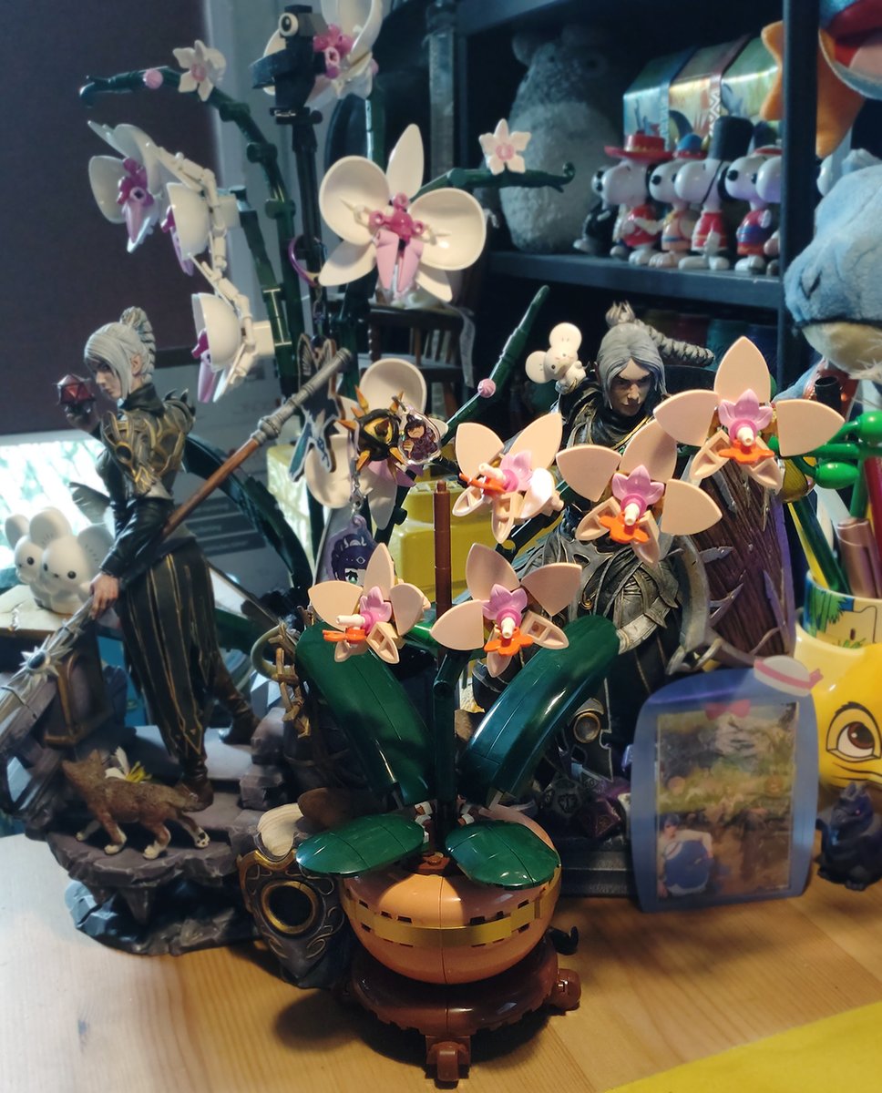 TCustodis's tweet image. mini orchid joins the shrine (it was fun to build but didn't even take an hour)