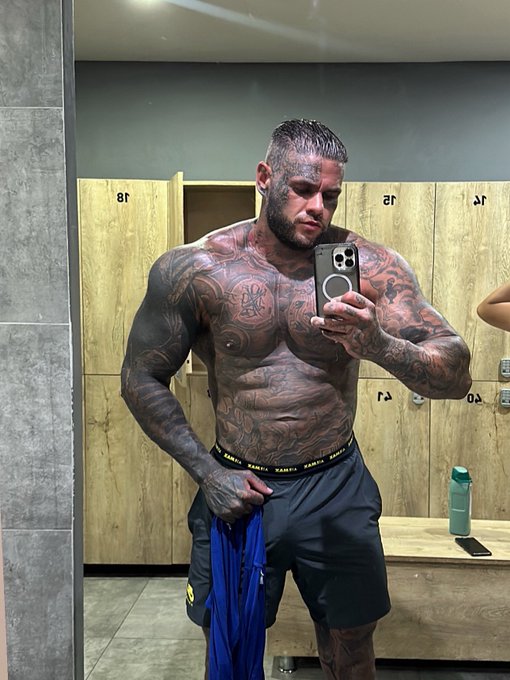 Watch BIG HARRY🤪's leaked NSFW photo on TwXstars