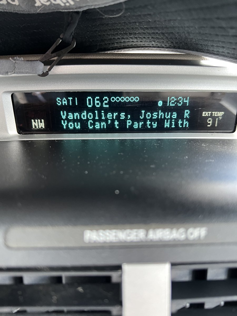 jackfromacworth's tweet image. Time to party! ⁦@vandoliers⁩ &amp;amp; @raywalkerjoshua on ⁦@Elizabeth_Cook⁩ #ApronStrings ⁦@siriusxmoutlaw⁩ #62 🎼🤠