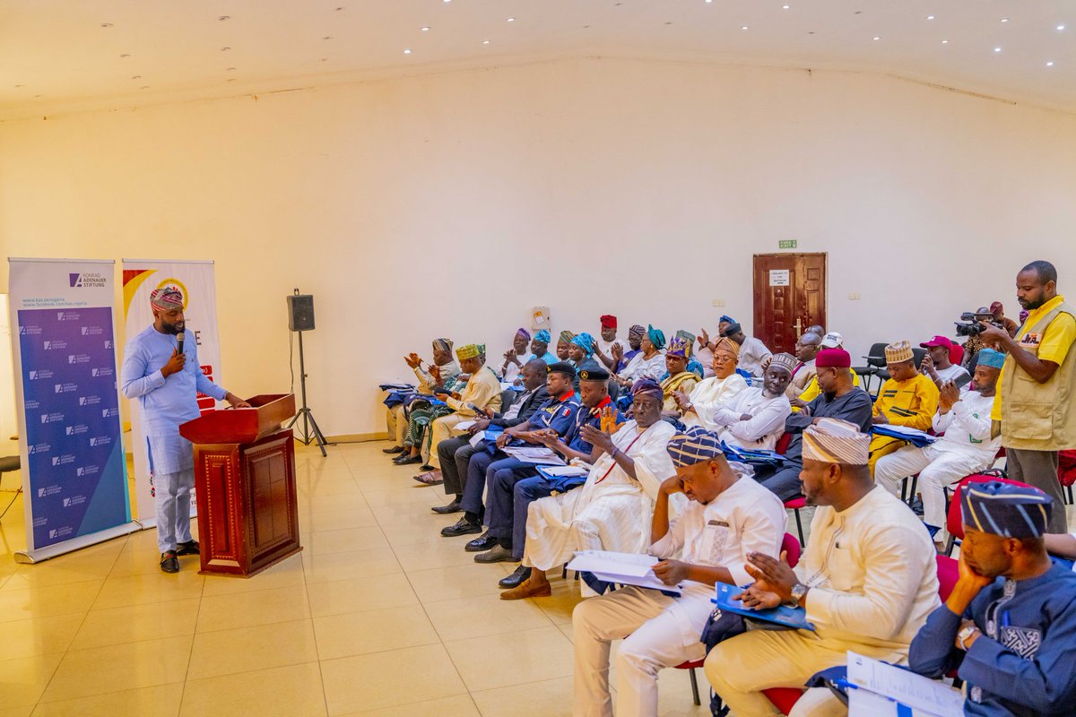 Adebo_ogund's tweet image. We made democracy real as the Oyo State House of Assembly hosted a vibrant Town Hall Meeting today in Ibadan, bringing together citizens, stakeholders, and partners for a collectiv reflection on the achievements and challenges of the 10th Assembly.
It was more than a ceremonial…