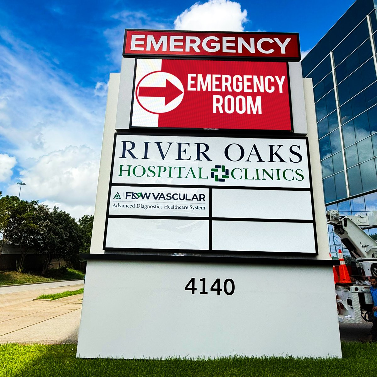 ledpartnershtx's tweet image. A fresh upgrade for River Oaks Hospital &amp;amp; Clinics! We designed and installed both the LED display and tenant sign, bringing high visibility and a clean, professional look to their exterior.
See more at zurl.co/yeY8I
#LEDSignage #TenantSigns #RiverOaks #LEDPartners