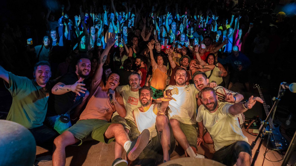 ¡Ver nuestro pueblo a reventar de gente bonita es lo que más nos gusta y estamos deseando veros de nuevo por Arenillas! Traer más amig@s! 🫶

#BoinaFest2025 #MusicaContraLaDespoblacion #EspañaVaciada #Soria #Arenillas