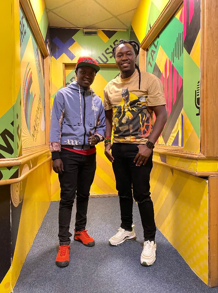 Ndio sisi hao kwenye #WaybackThursday ndani ya #RockersNation
Seen? Don't touch that dial🫵
#tbt 
#reggaemusic 
#rockersnation 
#NationFM